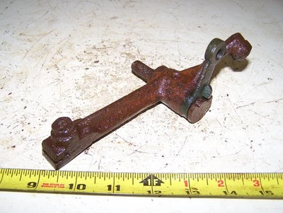 Motor de gasolina IHC FAMOSO TITAN 2 1/2hp GOVERNOR DETENT GA6917 Hit Miss Foto 1 de 4