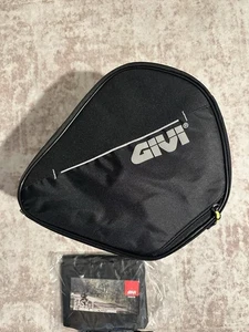 Clean Givi Tunnel Bag For Scooter , 15L, Universal EA105B With Cover And Straps - Picture 1 of 11