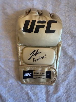 Guante de Oro UFC Firmado por Joshua Van Inscrito Fearless Beckett Certificado de Autenticidad BAS Foto 1 de 2