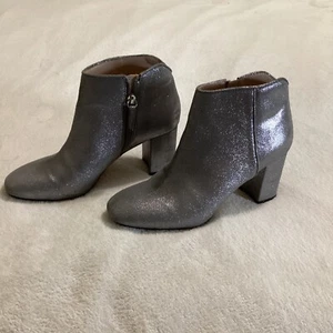 White House Black Market Silver shimmer Bootie 8 1/2 Inside Zip - Picture 1 of 10