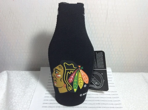 CHICAGO BLACKHAWKS BOTTLE COOLER New with tag Black W/Zipper One Sided Logo NHL Cover