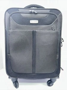 RICARDO OF BEVERLY HILLS 23" SOFT SIDE ELITE ROLLING LUGGAGE SUITCASE GREEN - Picture 1 of 13