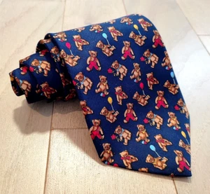 Cravatta orsacchiotto Vivax by Sambrook Witting London 100% seta blu multicolore pippo - Foto 1 di 7