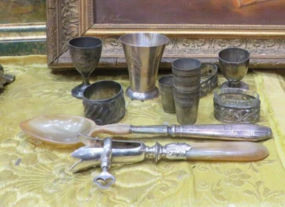 ancien LOT DE METAL ARGENTE Timbale coquetier et divers - Photo 1/4