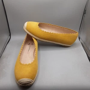Isaac Mizrahi Espadrille Flat Women's 7.5M Yellow Dijon Suede A74 - Picture 1 of 13