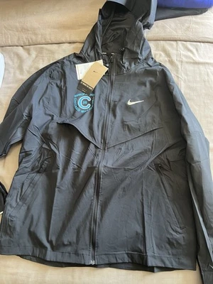 Mens Nike Chicago Marathon 2025 Impossibly Light Jacket (HQ4267 010) Size L - Image 1 of 3