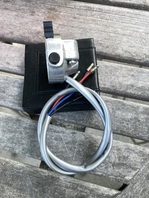 Honda SCRAMBLER CL77 CL72 1962-68, regulador de manillar LH y control de interruptor de bocina Foto 1 de 4