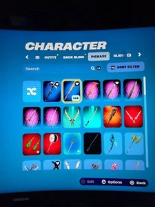 Stacked Acc With Catwoman Axe And 100+ Skins Sweaty Skins And Pickaxes - Afbeelding 1 van 13