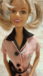 Britney Spears 1999 Baby One More Time Puppe Kellnerin inklusive nur Puppe - Bild 1 von 13