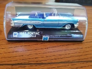 Vntg 1999 New Ray 1957 Pontiac Bonneville 1:43 Scale DieCast Collectible DISPLAY - Picture 1 of 6