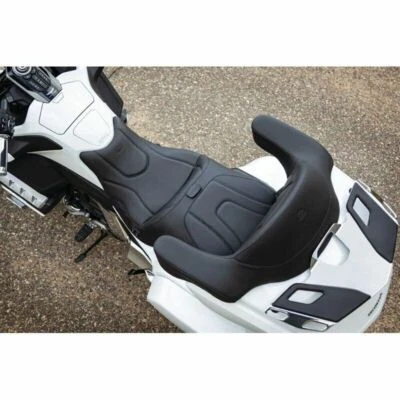 Asiento de motocicleta Mustang para Honda Gold Wing GL1800 18-19 - negro con respaldo Foto 1 de 4
