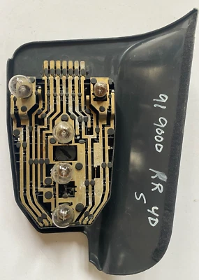 Placa de circuito de luz trasera y cubierta. Derecha.  Saab 9000. 5 puertas.  1986 a 1993 Foto 1 de 4
