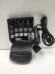Razer Tartarus V2 Wired RGB Gaming Keypad RZ07-0227 - Picture 1 of 8