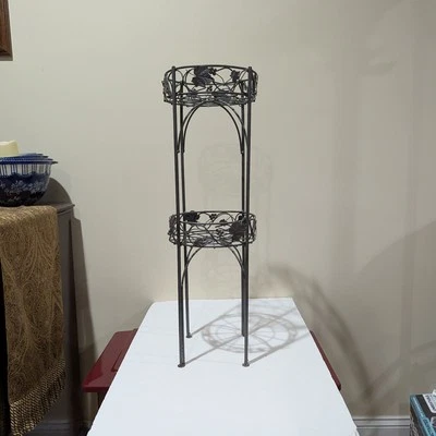 Suporte vintage de metal verde envelhecido para plantas. 27" X 8" - Imagem 1 de 4