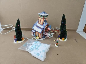 Department Dept 56 Santa's Sleigh Launch 56734 North Pole READ DESCRIPTION - Picture 1 of 7