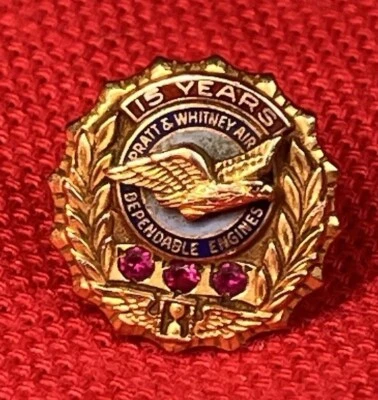 Prendedor de premio de servicio de 15 años de oro 10K Pratt & Whitney 3 granates de colección raro difícil de encontrar Foto 1 de 4