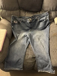 Avenue Crop Jeans Schmetterlinge Größe 28 - Bild 1 von 5
