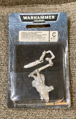 Commissar With Plasma Pistol OOP Warhammer 40K Astra Militarum Metal #1027 - Image 1 of 2