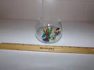 PEQUEÑO CUENCO DE PEZ DE VIDRIO, CON PEZ DE VIDRIO VISTO - Imagen 1 de 4