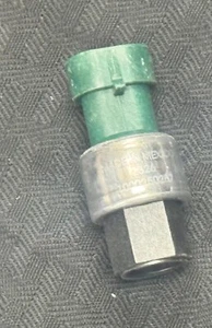 Navistar International - 3839315C1 - SWITCH, LOW PRESSURE, A/C - Picture 1 of 2