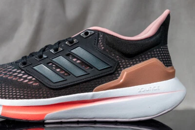 ADIDAS EQ21 RUN Zapatos para Mujer, NUEVOS Y AUTÉNTICOS, EE. UU. Talla 9 Foto 1 de 4