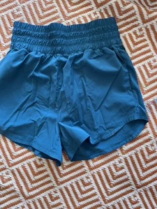 Crane Dry Quick Athletic Workout Shorts Women’s M Pocket Double Layer EUC! - Picture 1 of 4