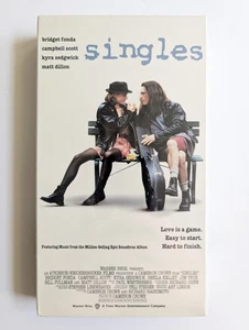 SINGLES vhs 1993 Warner Home Video CAMERON CROWE Bridget Fonda NEU & VERSIEGELT - Bild 1 von 2