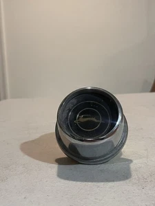 Chevrolet Impala 1966 volante bocina tapa central botón GM Chevy OEM cromado - Imagen 1 de 10