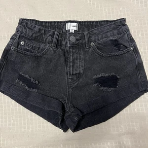 Amuse Society Shoreline Denim Black Washed Cutoff Jeansshorts Gr. 25 Distressed - Bild 1 von 10