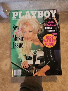 PLAYBOY US April 1998 LINDA BRAVA Joe Eszterhas HOLLY JOAN HART Jody Watley @N/M - Picture 1 of 3
