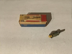 GM Delco 1968 – 1969 Pontiac Carberator Plunger & Rod NOS Part # 7035829 - Picture 1 of 4