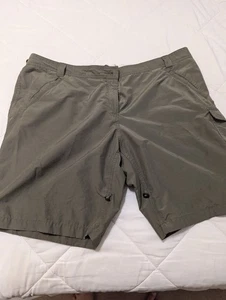 Women's Shorts Size 22w Lands End Nylon Pockets Elastic Waist Army Green 10 in - Picture 1 of 24