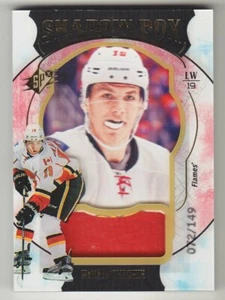 2016-17 UD SPX MATTHEW TKACHUK RC JERSEY /149 SHADOW BOX RED ROOKIES #67 Flames - Foto 1 di 1