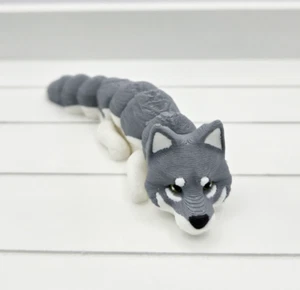 3D Printed Wolf Flexi Keyring Articulated Fidget, bag charm pet keyring - Picture 1 of 6