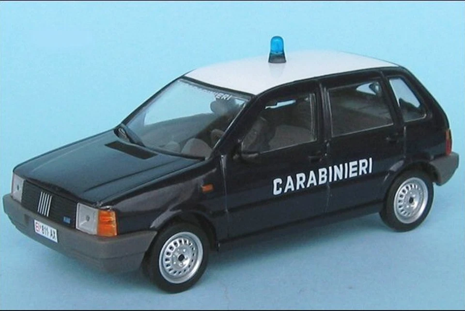 Fiat Uno 1985 Carabinieri Deagostini 1/43 Italy Berlina Berline Polizia - Image 1 of 1