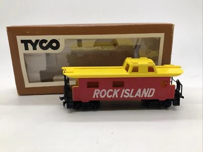 TYCO HO Scale Rock Island Caboose - Image 1 of 4