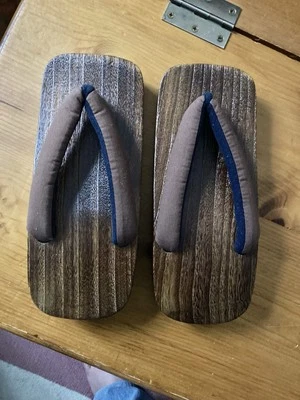 Japanese Men's Paulow Wooden Geta Sandals very lighit Samurai Yukata Brand New - Image 1 of 2
