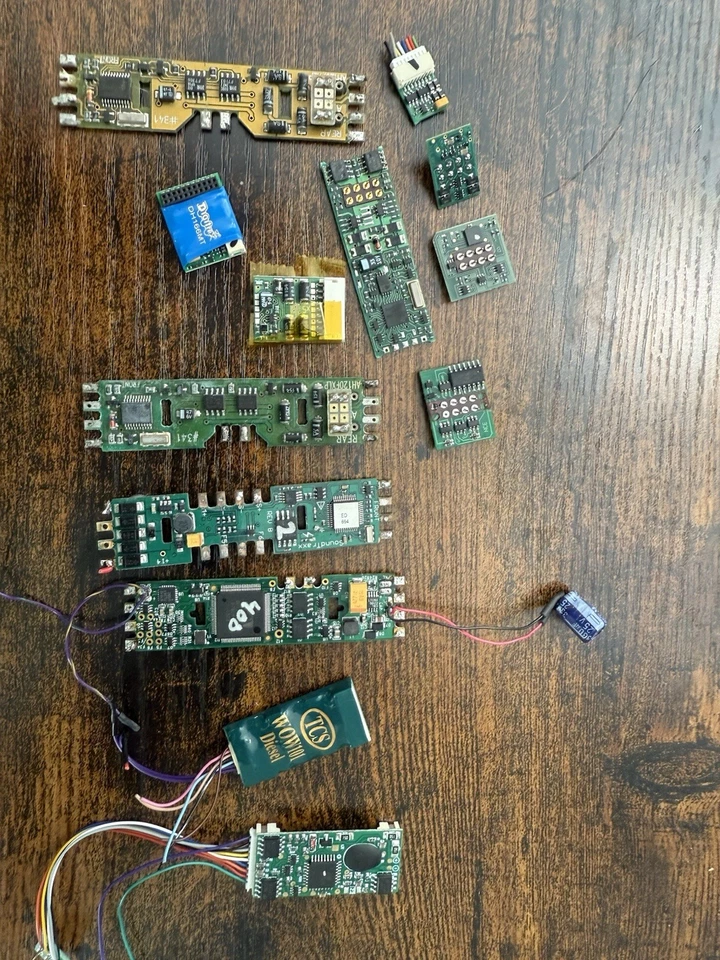 Decoder audio e funzioni DCC usati non testati non so se funzionano! " - Immagine 1 di 1