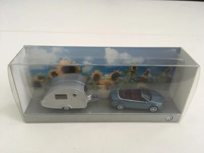 VW EOS + Remolque caravana vintage - escala 1/87 - Wiking Foto 1 de 4