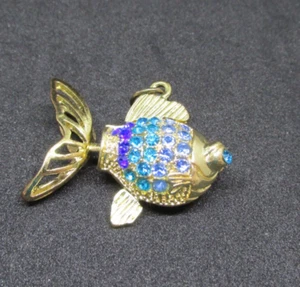 ARTICULATED RHINESTONE FANTAIL FISH Millwork FINS & TAIL MOVE 2 in Pendant - Picture 1 of 6