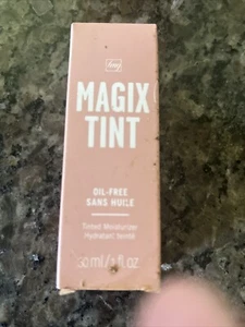 Avon fmg Magix Tint Radiant Light tinted Moisturizer 1 fl oz - Picture 1 of 1