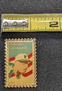 ROBERTO CLEMENTE PITTSBURGH PIRATES COMMERATIVE COLECTIBLE STAMP PIN - Picture 1 of 2