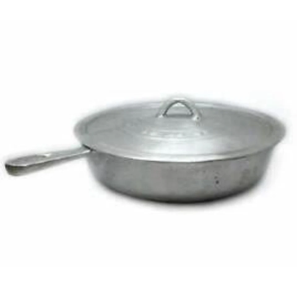 Jamaican Dutch Pot Skillet/Frypan Medium with Lid - Image 1 of 1