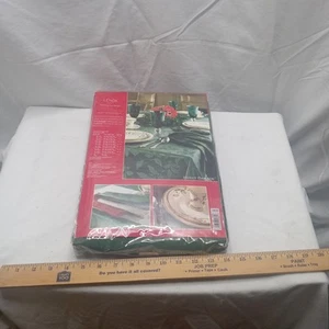 Lenox Simply Fine Green Oblong 60" x 120" Tablecloth Oblong - Picture 1 of 9
