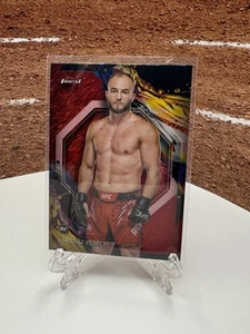 2024 Topps Finest UFC Red Shimmer Refractor - #38 Mateusz Rebecki - Picture 1 of 2
