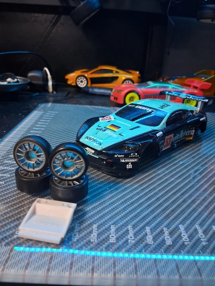 Juego de carrocería Kyosho Mini-Z Austin Martin DB9 juego de preparación Foto 1 de 4