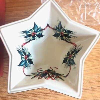Plato de caramelo de Navidad Lenox Winter Greetings Star Bowl Holly Berry Gold Ribete Foto 1 de 4