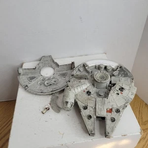 Star Wars Micro Galaxy Squadron Assault Class Millenium Falcon Luci Suoni - Foto 1 di 9