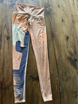 Leggings Teeki Cactus Coyote Desert Hot Pants XS cintura alta cropped ioga corrida - Imagem 1 de 4
