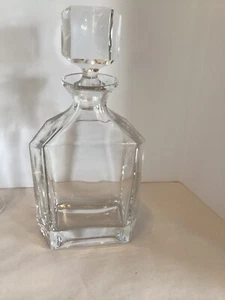Villeroy & Boch Crystal Glass Decanter with Crystal Stopper. 11 inches Tall - Picture 1 of 16